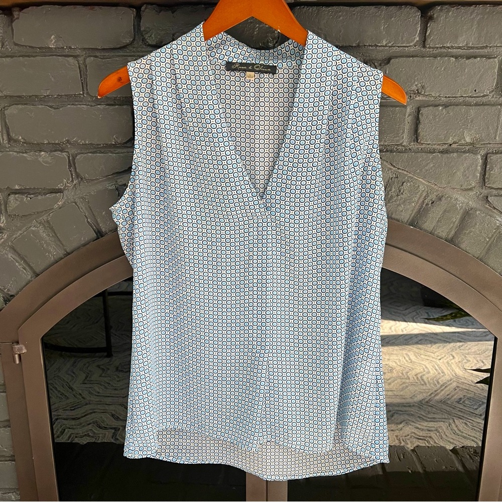 Sleeveless V-Neck blouse